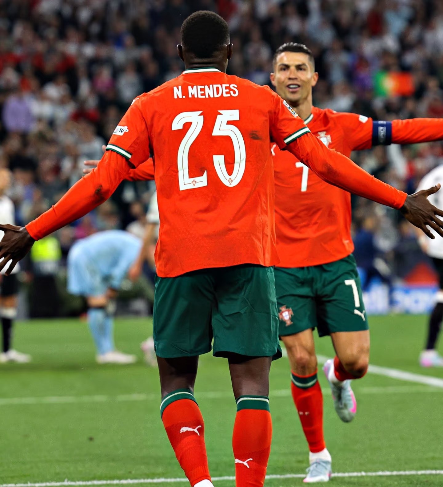 包含里程碑夜葡萄牙体育主帅复盘，足总杯转会期刷纪录，震撼外界，年轻球员得到机会的词条-赛事投注